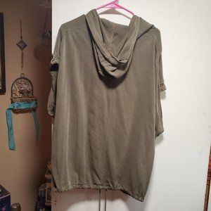 Light sleeveless army jacket